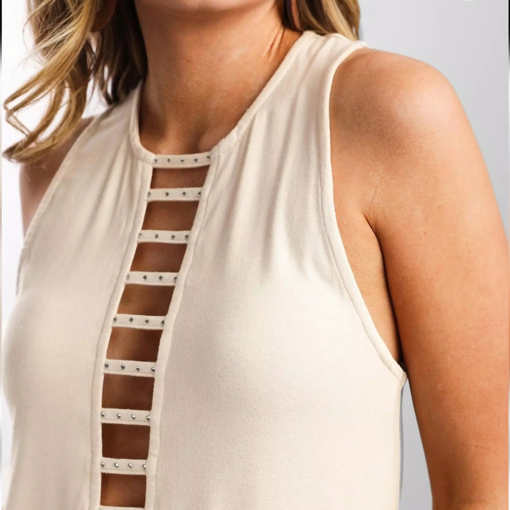Red by BKE Cream Rhinestone Ladder Cutout Tank Top – Small (Fits like XS)